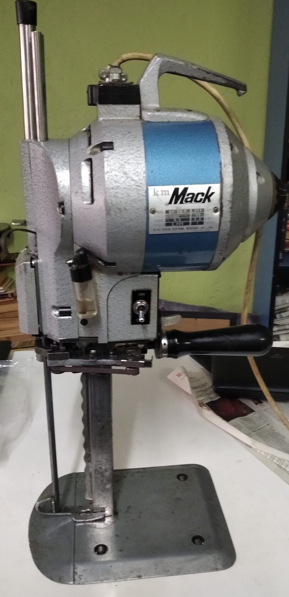 Satılık İkinci El KM Dik Bıçak Kumaş Kesim Motoru